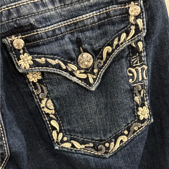 MISS ME Boyfriend Capri - Picture 6 of 12